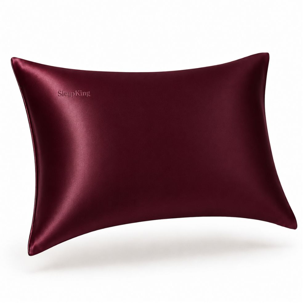 SleepKing™ Hedvábný povlak Charlotte - Vínová, 50x70cm 1 SleepKing™ Hedvábný povlak Charlotte - Vínová, 50x70cm