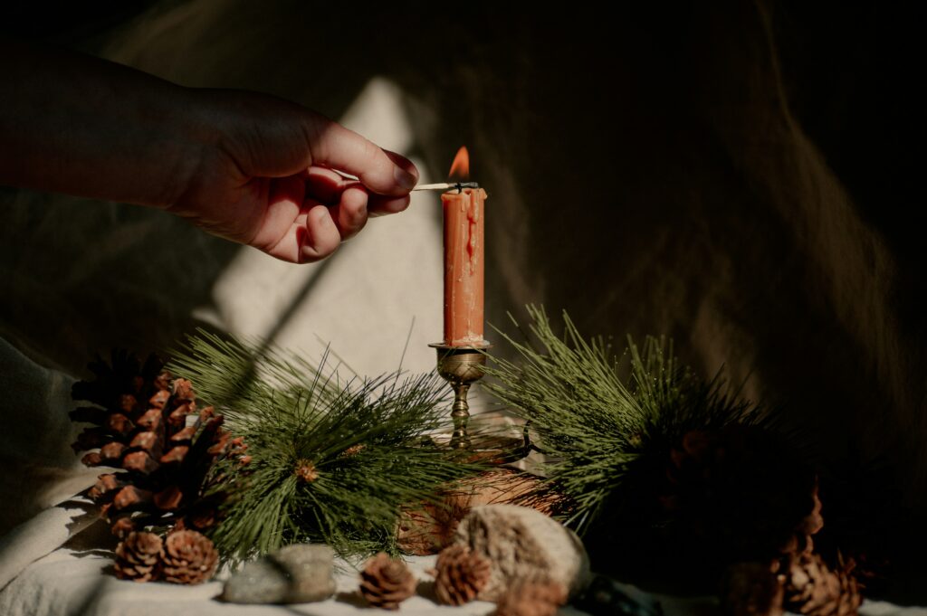 Hedvábí je nový šperk pod stromeček 3 melody zimmerman 7xjdfj69wfq unsplash