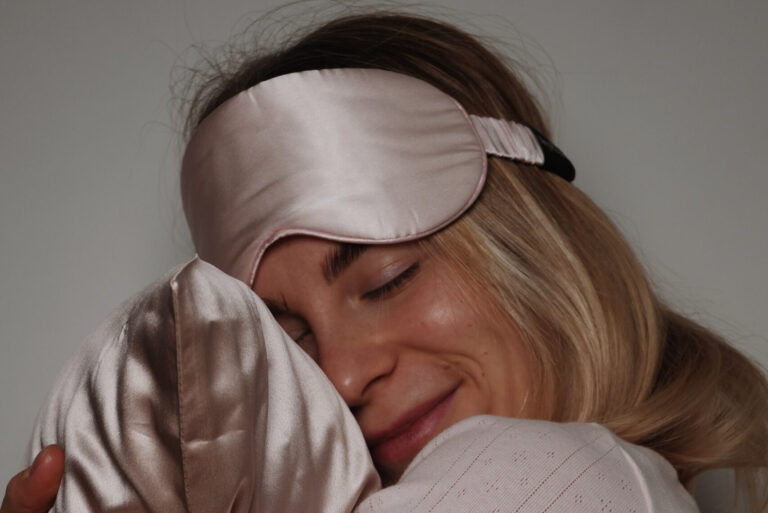 victoria charlotte clovek ruzova 1 scaled e1762177814513