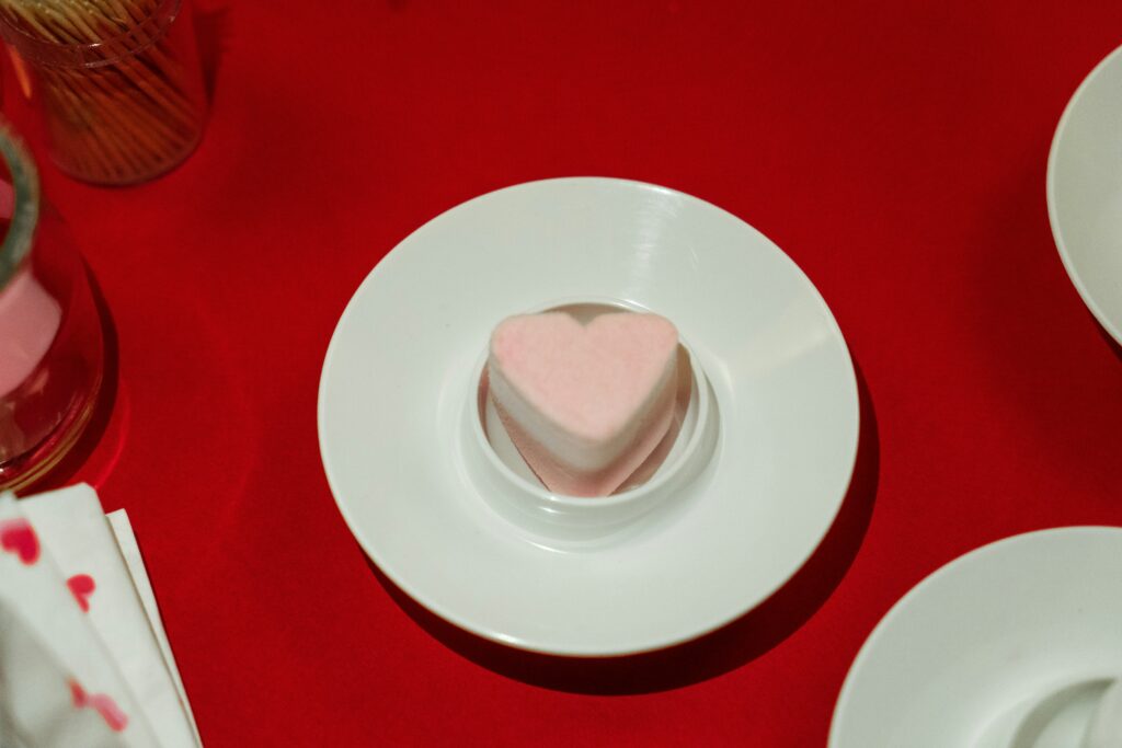 Valentýn jako test očekávání (a zdroj večerního stresu). Co dělá s vaší hlavou i se spánkem 3 chiel habils oublrni8 sa unsplash