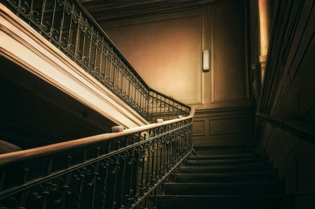 peter herrmann rcx1j8bi2ym unsplash