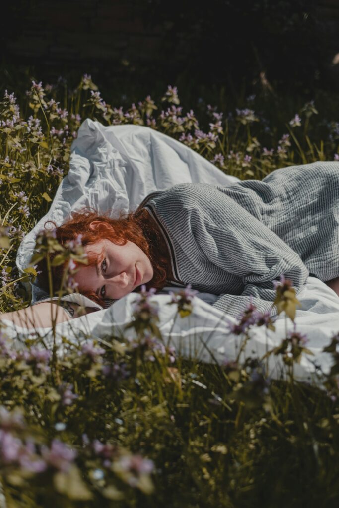 Spánek na zemi: Jak dlouho to byla běžná realita? 1 faruk tokluoglu ccy3zxd2ywu unsplash