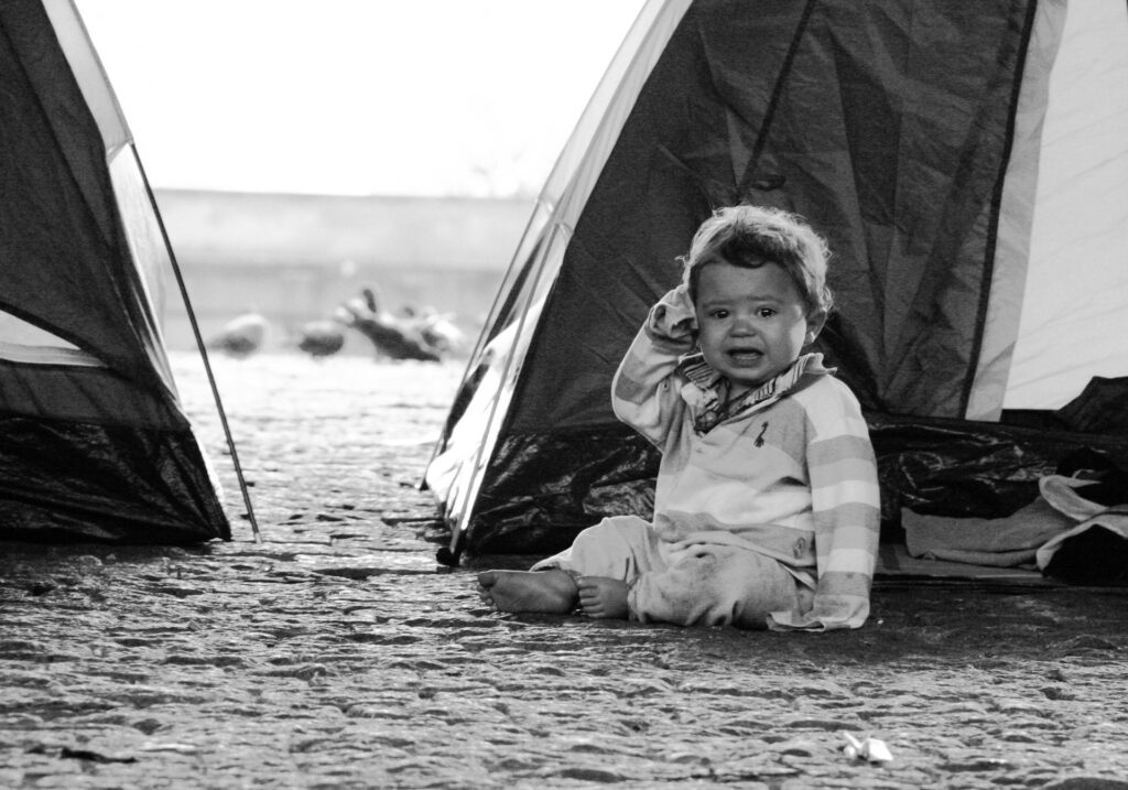 Kempování s dětmi: Jak zajistit klidnou noc celé rodině? 1 marcos vinicius ferreira axlr9v d ry unsplash