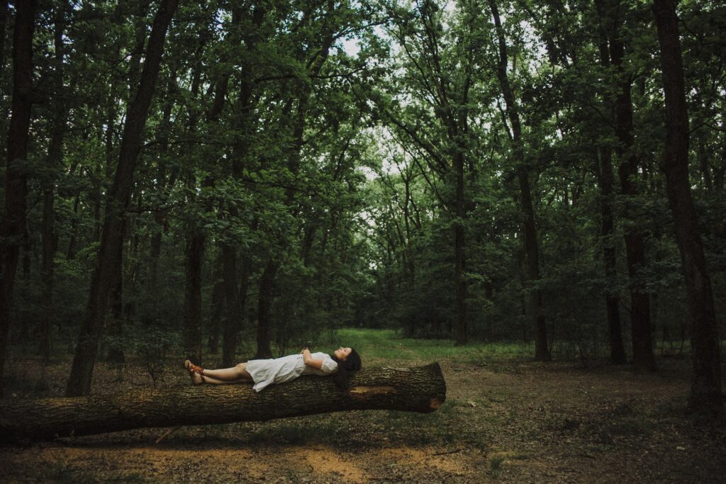 Spánek pod širákem bez probuzení hrůzou? Tohle musíte vědět dřív, než si lehnete! 3 roxana zerni 5e7r01xpkps unsplash