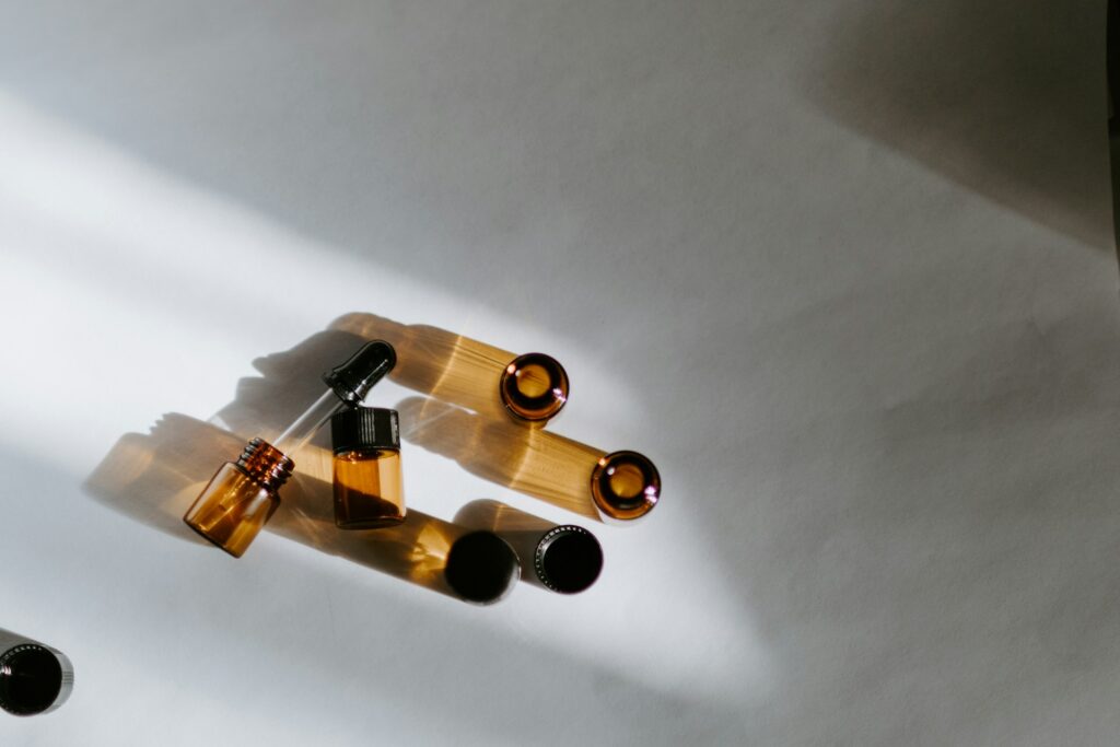 10 aroma olejů, které vám změní noc: Přírodní cesta k hlubokému spánku 2 kelly sikkema skt4shi5i0 unsplash 1