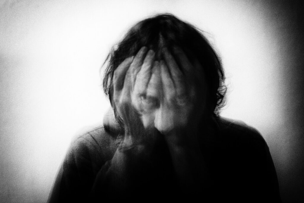 Panická porucha a spánek: Proč se budíte s úzkostí uprostřed noci? 3 massimiliano sarno rd 0s nt6g0 unsplash