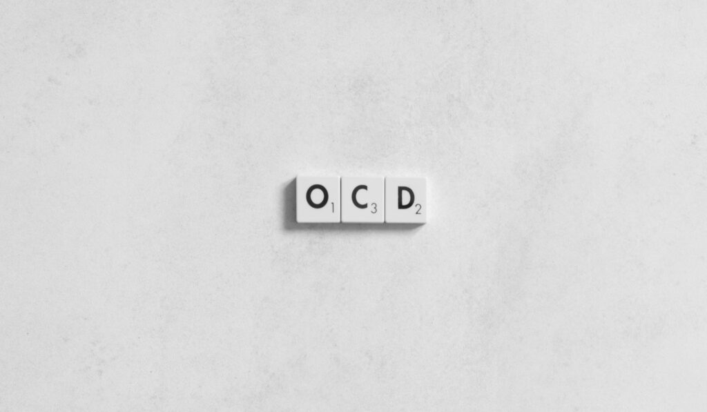 OCD a nespavost: Jak vtíravé myšlenky sabotují váš spánek 1 pawel czerwinski 5euxfk h0g8 unsplash