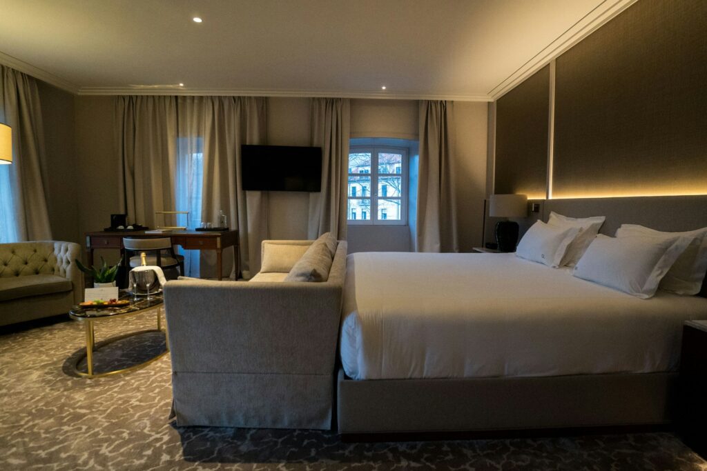 První noc v hotelu: Fenomén, kvůli kterému nespí skoro nikdo 3 antonio araujo zyyobp6qcvy unsplash