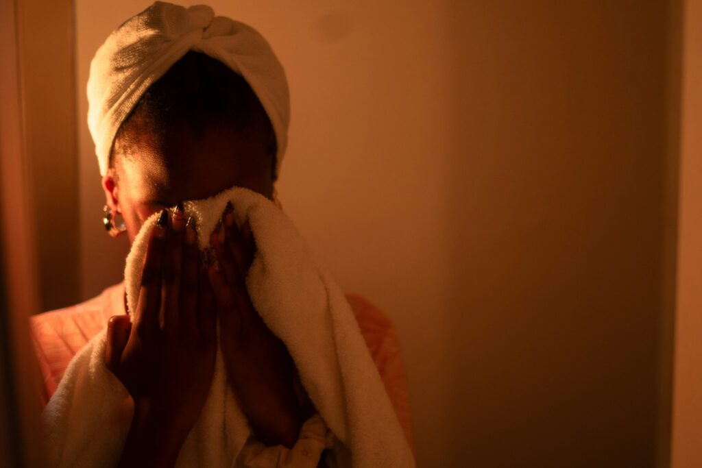 Letadlo, hotel, cizí postel: Proč vaše tělo odmítá spát mimo domov 2 christian agbede v9gcdc3clfk unsplash 1