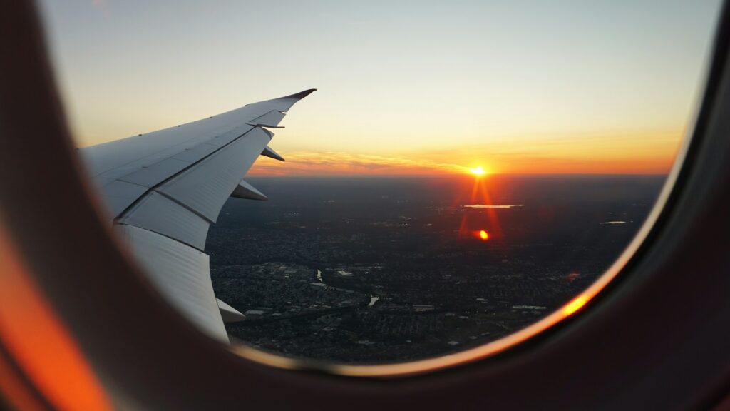 Jet lag není jen o čase – je to chaos, který rozhodí celé tělo 4 eva darron ocdvtgfedc0 unsplash