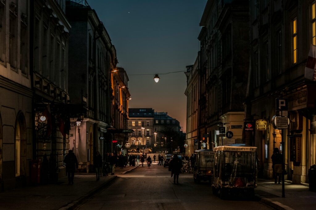 janusz maniak sws6g1nfj4e unsplash