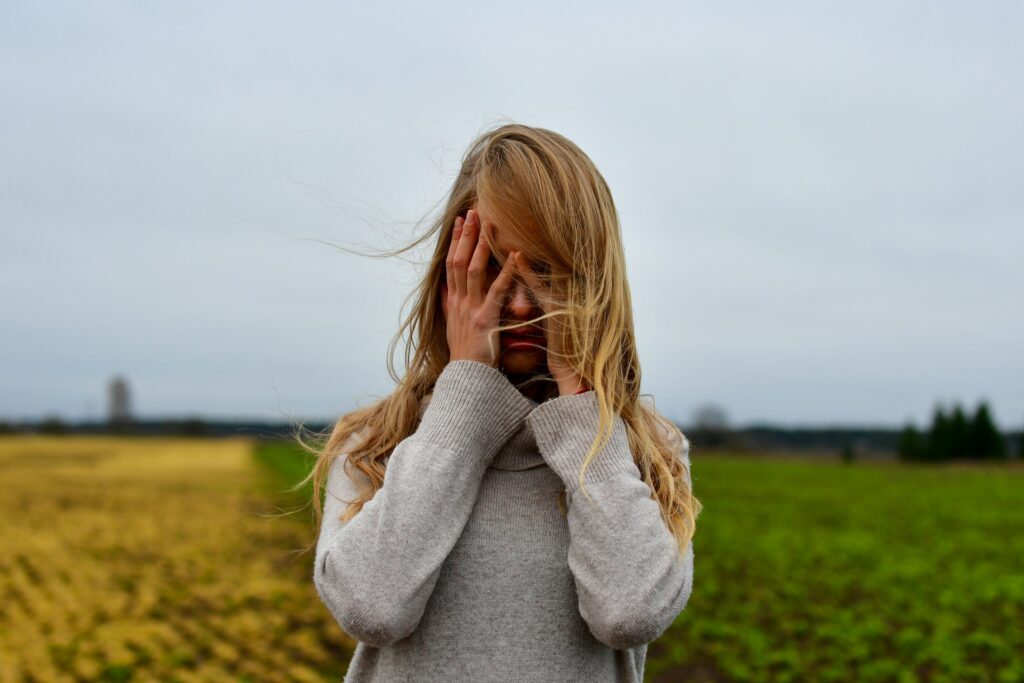 Noční skřípání zubů a úzkost: Spojení, které většina lidí přehlíží 4 margo evardson 9jxbjfyn9i8 unsplash